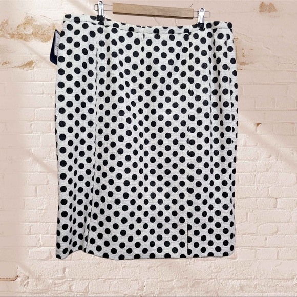 NEW Doncaster Black and White Textured Polka Dot Pencil Skirt Size 18 - Picture 3 of 6
